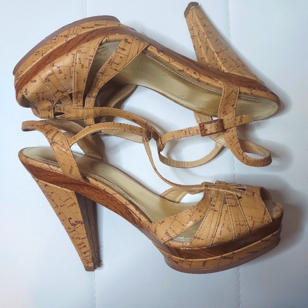 Dollhouse Girls Tan Cork Heels Sz 8.5